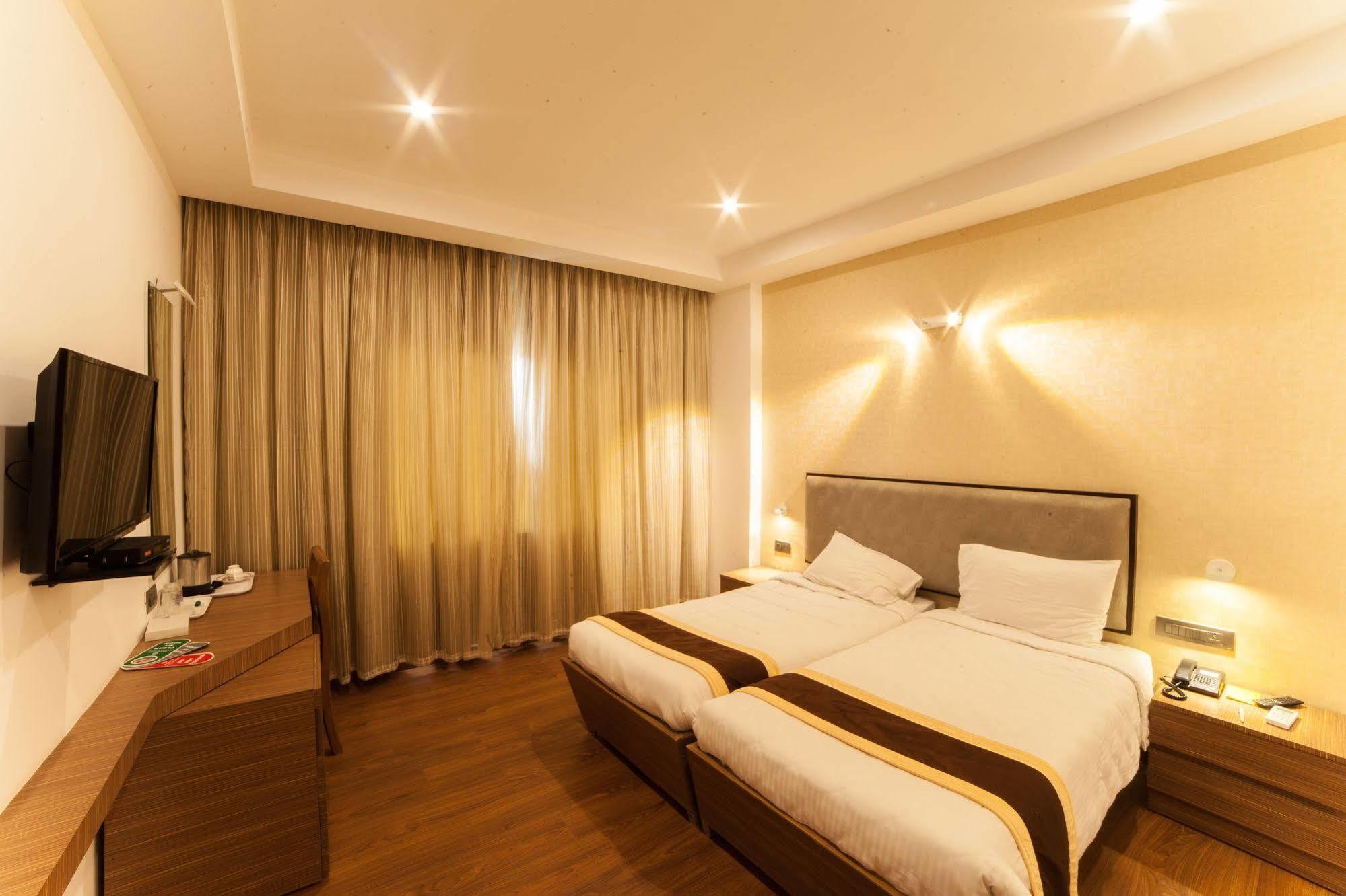 Brownstar Boutique Hotel 첸나이 외부 사진